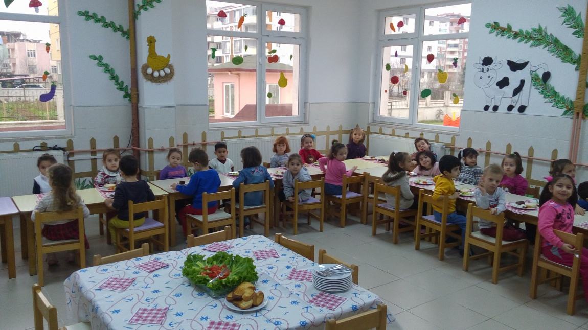 Okulumuzda beslenme kültürünü aşılamak için açık büfe kahvaltı düzenledik.